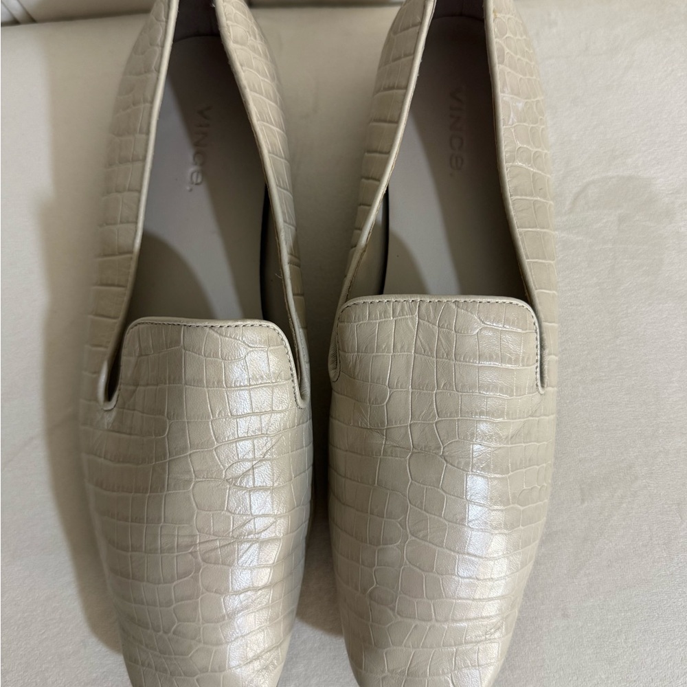 Vince Cream Size 7.5 Clark Square-Toe Croc-Embossed Leather Loafer - Picture 4 of 11